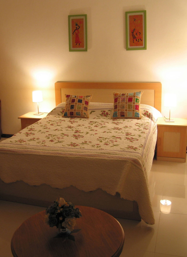 Room 5, Aqua