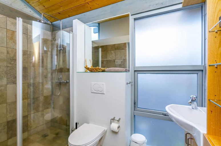 Bathroom 3, Hotel Glymur, Hvalfjarðarstrandarhreppur