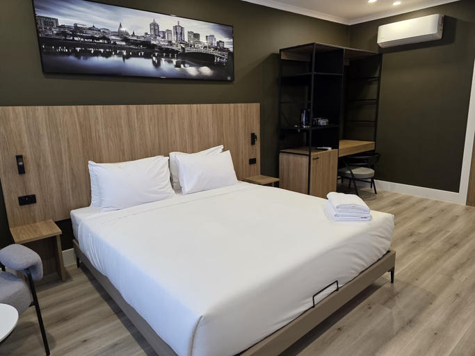 Bedroom 3, Park Inn By Radisson Melbourne Carlton, Melbourne