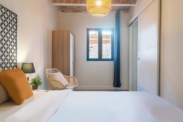 Bedroom 2, Modern Catalan Apartments by Olala Homes, Barcelona