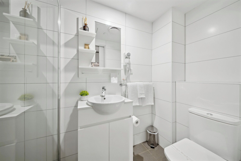 Bathroom 5, Studio 8 Residences in Ryde, Sydney