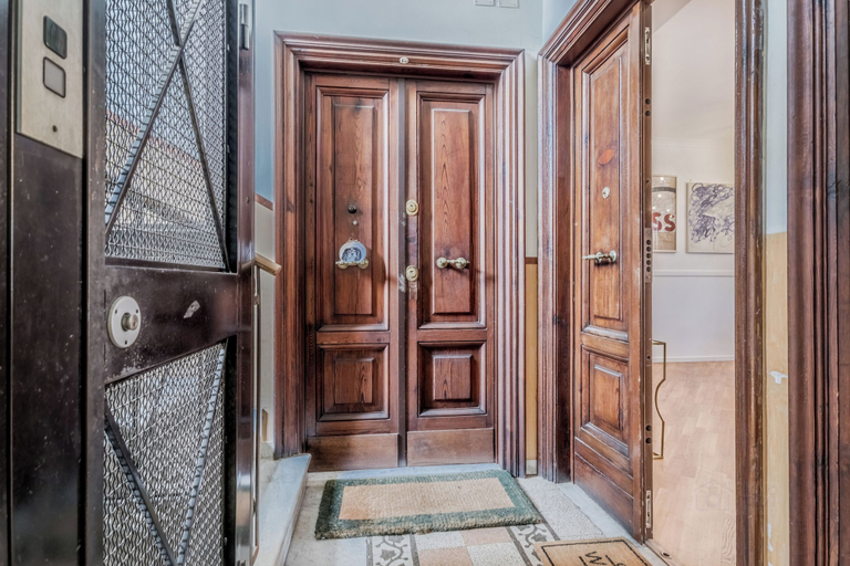 Interior entrance 2, Vatican Luxury Two Bedroom Apartment, Roma