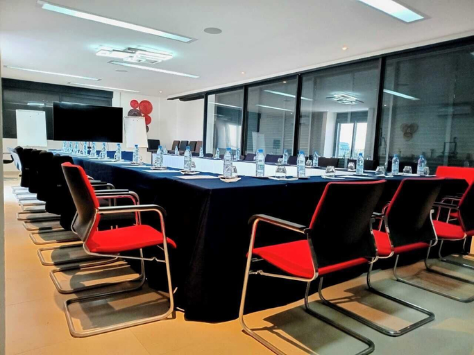 Meeting facility 4, Eat Work and Sleep, Mbour