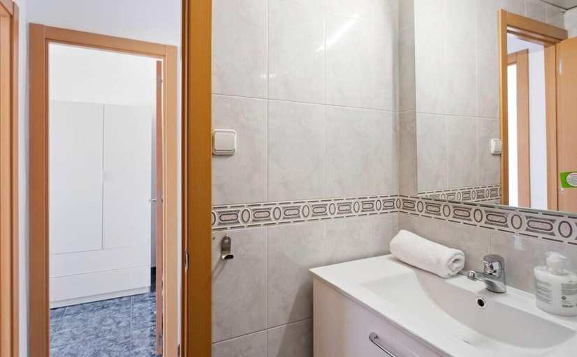 Others 4, Split apartment with stunning views from the window in Primosten, Primošten