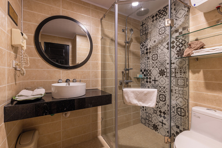 Bathroom 5, Hanoi House Hotel & Travel, Hoàn Kiếm