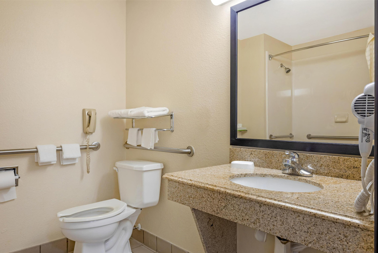 Bathroom 4, Best Western Northwest Inn, Dallas