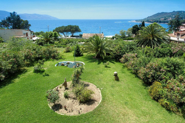 Garden, Tiuccia Beachside Apartment for 6, Corse-du-Sud