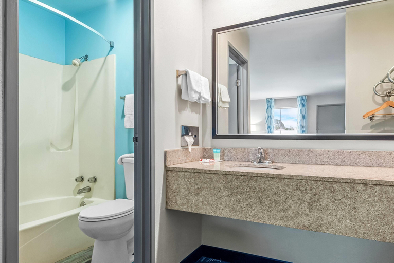 Bathroom 4, Days Inn by Wyndham Aiken - Interstate Hwy 20, Aiken