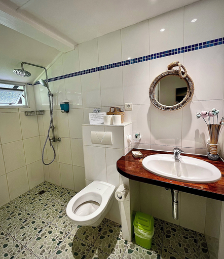 Bathroom 4, Linareva Moorea Beach Resort