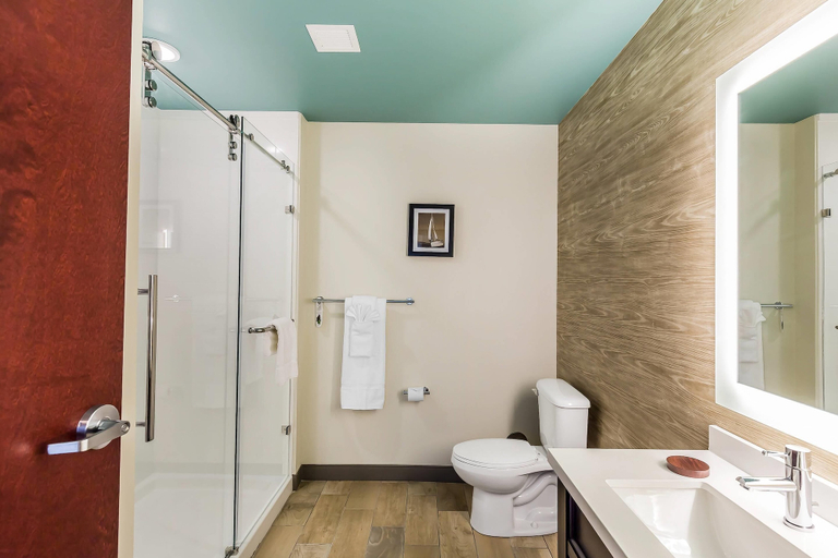 Bathroom 4, Marina Bay Hotel & Suites, an Ascend Collection Hotel, Accomack
