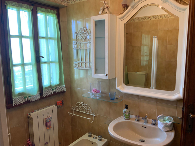 Bathroom 2, Apartment - Sleeps 5, Balcony, Wifi, Parking, Lucca