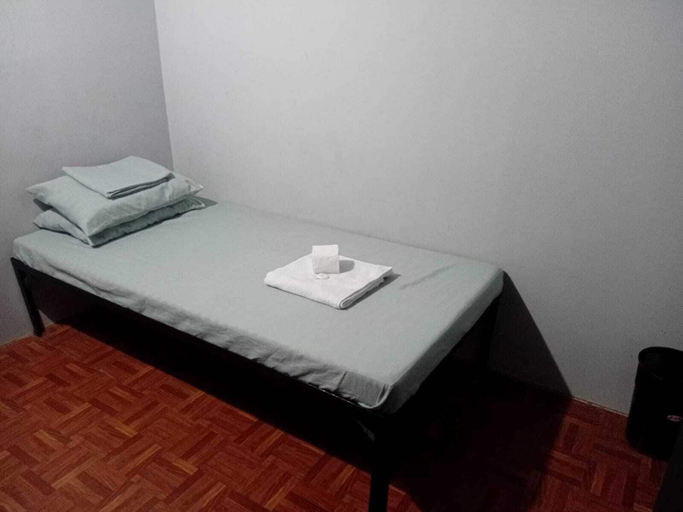 Room 4, OYO 1169 Sky Infinity Inn, Pasay City