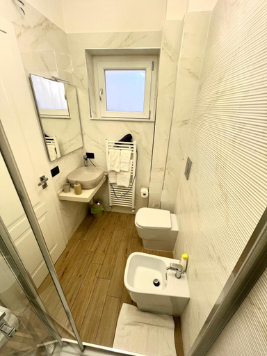 Others 5, Rooms lungomare, Crotone