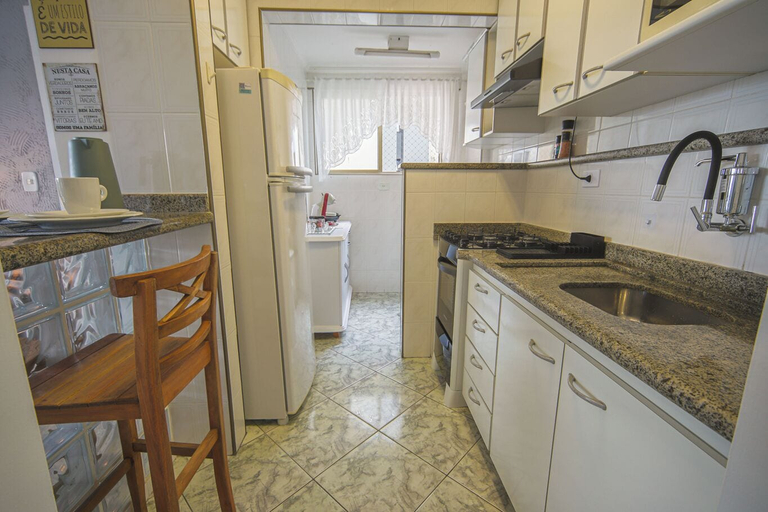 Room 2, Apto pet Friendly c Wifi a 350m da Praia do Tombo, Guarujá