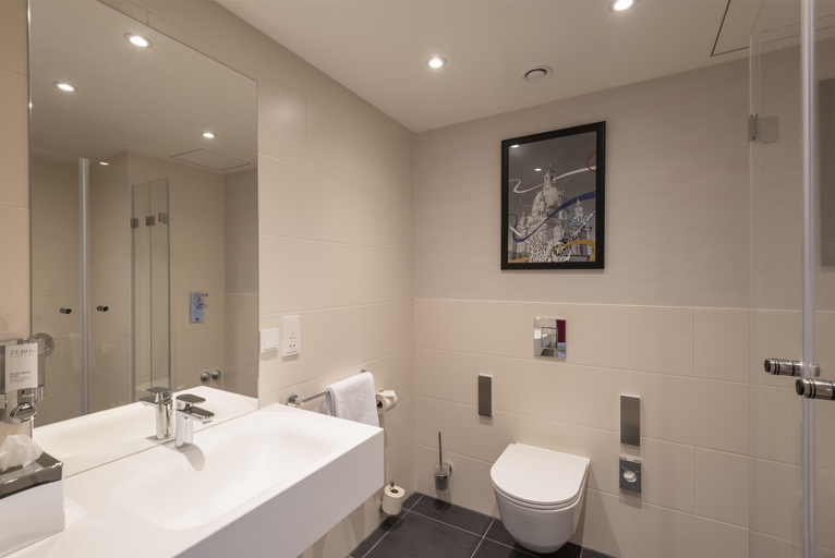 Bathroom 5, Hampton By Hilton Dresden City Centre, Dresden