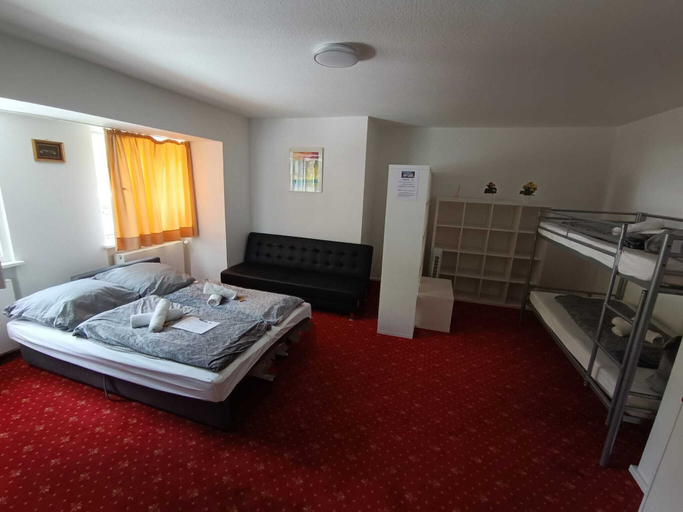 Bedroom 4, villa furstenberg, Leverkusen