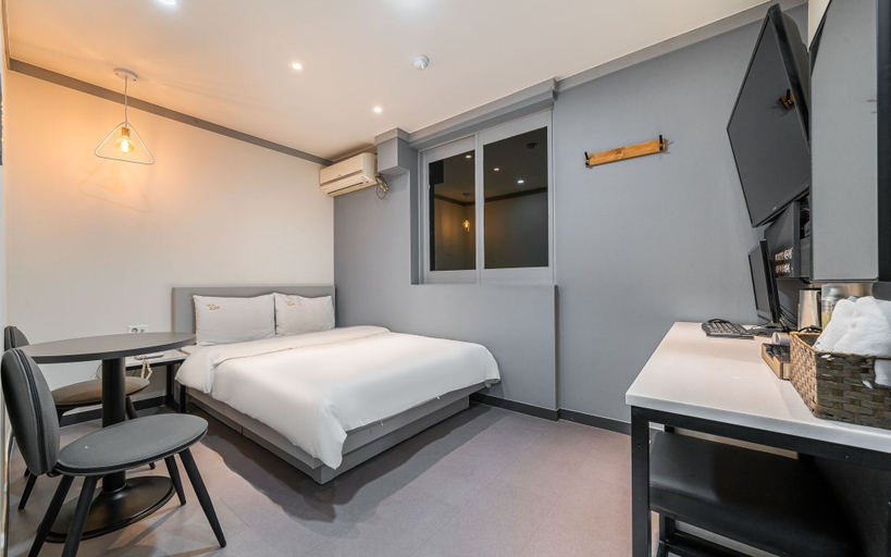 Bedroom 2, Gwangmyeong Sum, Geum-cheon
