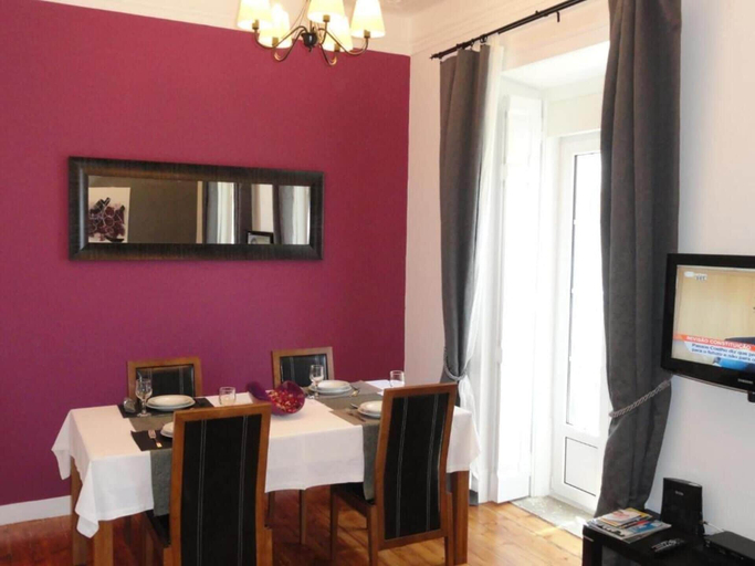 Dining, Modern 2-bed Apartment - Heart of Downtown Lisbon, Lisbon