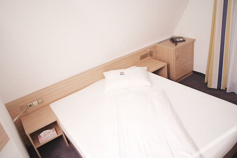 Bedroom 3, ホテル ベア ジンスハイム, Rhein-Neckar-Kreis