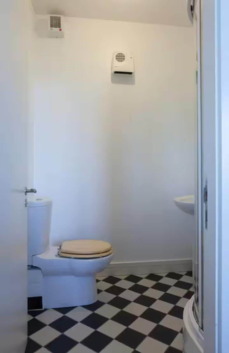 Bathroom 2, Waterfront Views 2 Beds / 2 Baths, Dublin