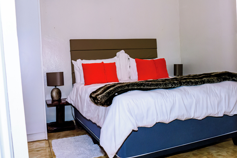 Bedroom 3, Abenab Lodge & Tours CC, Grootfontein