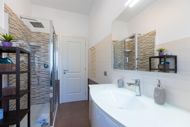 Bathroom 3, Pigneto Second Apartment, Rome