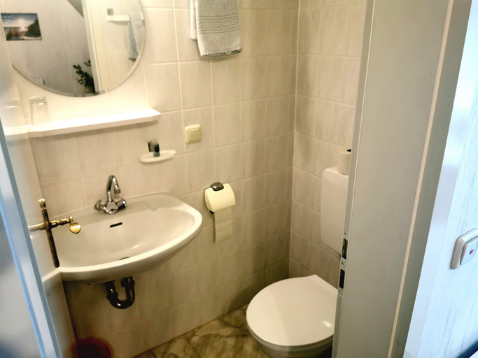 Bathroom 5, Landgasthof Leverenz, Heidekreis