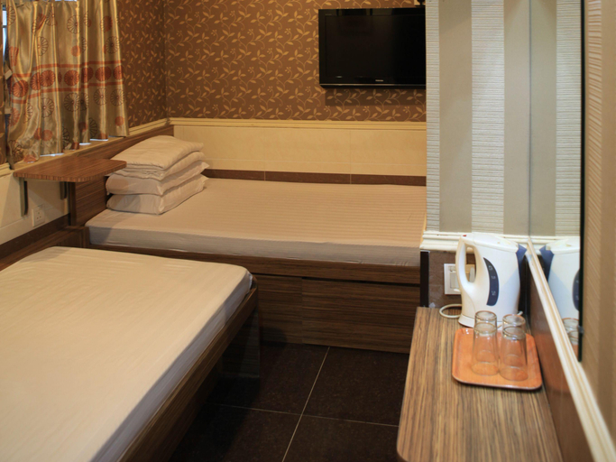 Bedroom 4, New Mong Kok Guest House, Kowloon