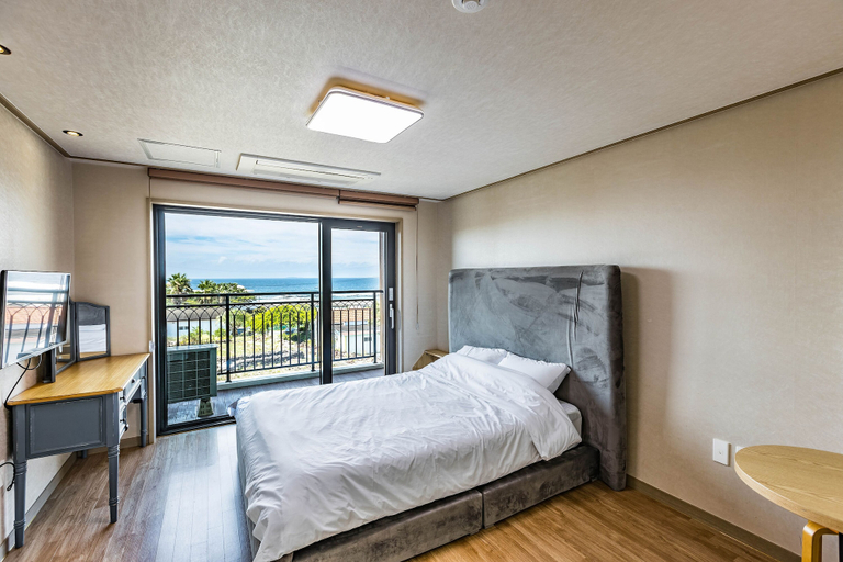 Bedroom 4, Goraesu Pension, Seogwipo