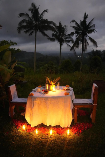 Food & Drinks 4, Gladak di uma bali, Karangasem