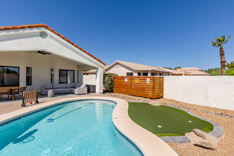 Interior 3, Western Hills-private Pool-putting Green-games & More!, Maricopa