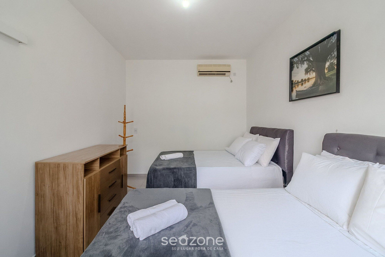 Room, 1BR House w/ BBQ & Garage in Penha Jcs0004, Penha