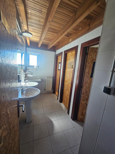 Others 5, Refugio del Meicin, Asturias