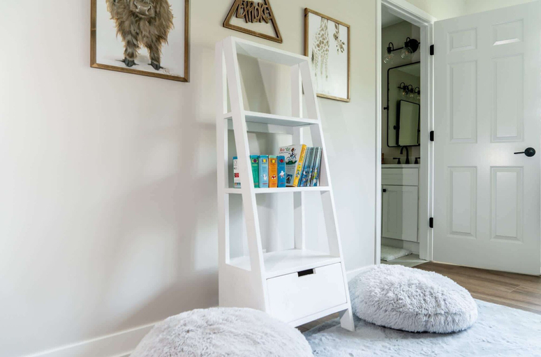Others 2, Tranquil Family Retreat - for 10!, Walworth
