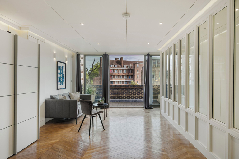 Bathroom 3, Spacious 5 Bdrm Townhouse in Camden, London