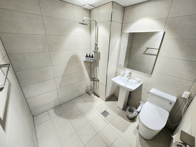 Bathroom 3, Loungeseoul, Icheon