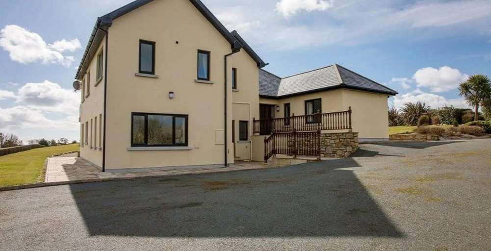 Exterior 2, Waterford Villa 5 Bed Beach Retreat