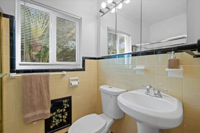 Bathroom 5, Koi Pond Oasis Near Beach Downtown, Palm Beach