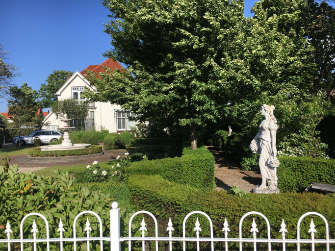 Others 3, Casa Qirih, Schouwen-Duiveland
