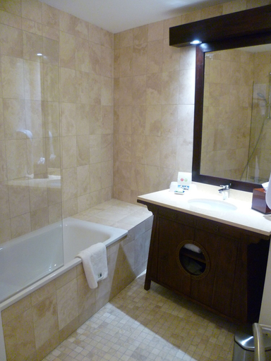 Bathroom 5, Les Pagodes de Beauval, Loir-et-Cher