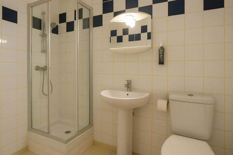 Bathroom 3, Résidence Chlorophylle, Val-de-Marne