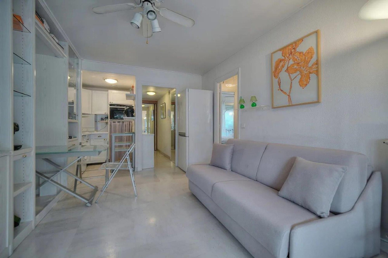Room 4, One Bed Apt in the Center of Cannes - 2198, Alpes-Maritimes