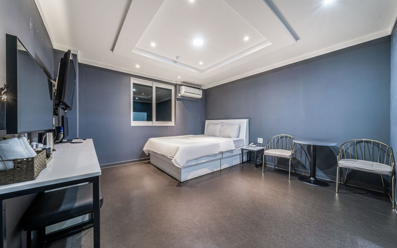Bedroom 4, Gwangmyeong Sum, Geum-cheon