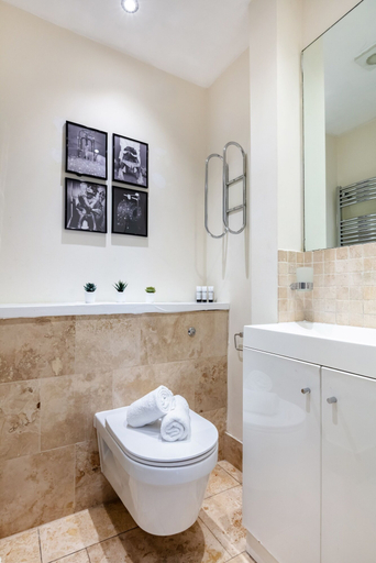 Bathroom 5, Classic 1BR - Notting Hill Gem, London
