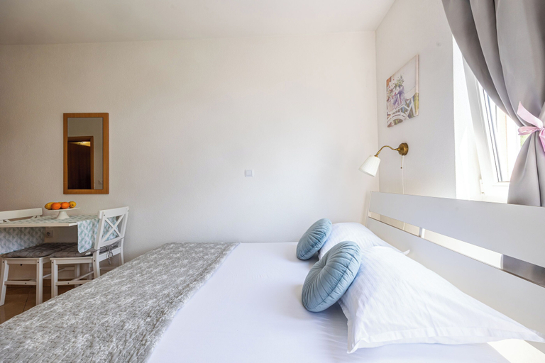 Bedroom 3, Apartments Seaview, Tučepi