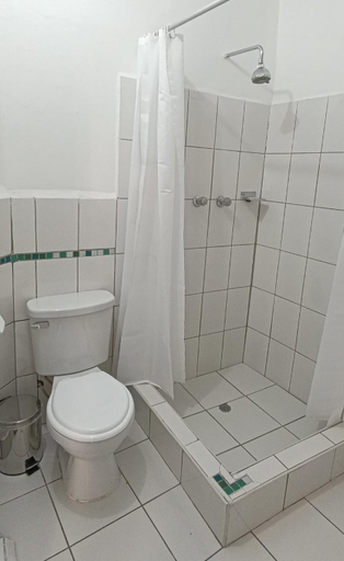 Bathroom 2, Les Sorciers ooo, Cusco