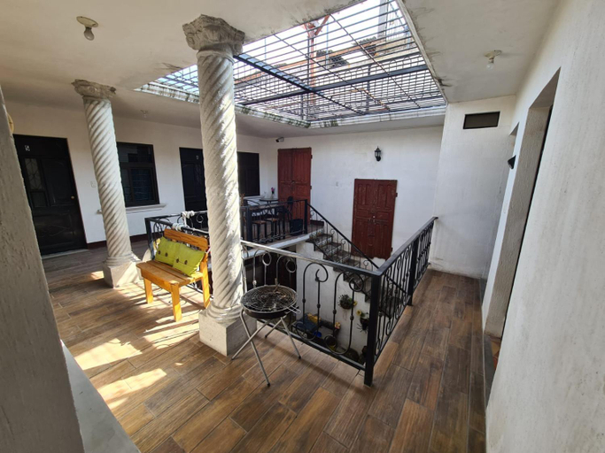 Others 4, Casa Banyoles, Quetzaltenango