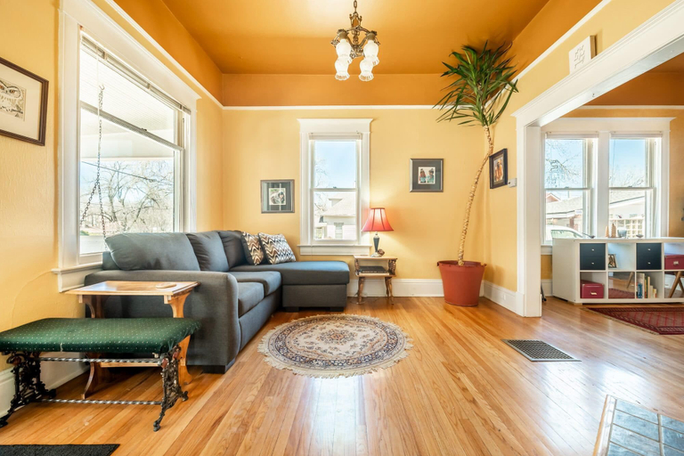 Primary image, Mt Washington House, El Paso