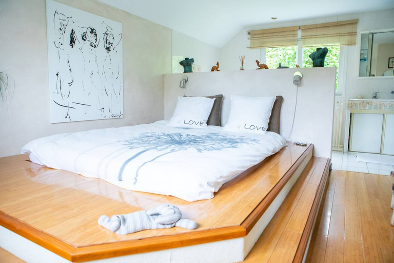 Room 2, Villa au Bord du lac Avec Piscine Privee et Acces Direct au lac, Haute-Savoie