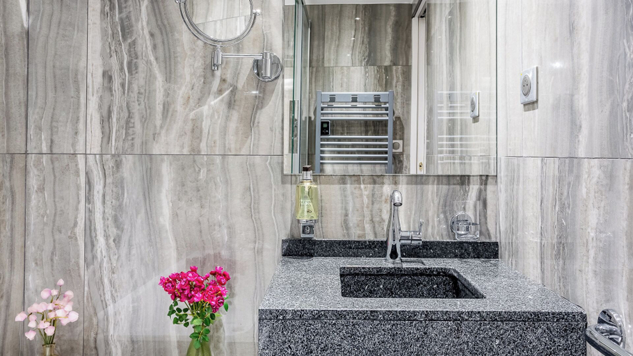 Bathroom 3, Merveil Luxury Suites - Louvre Aboukir V-VI, Paris